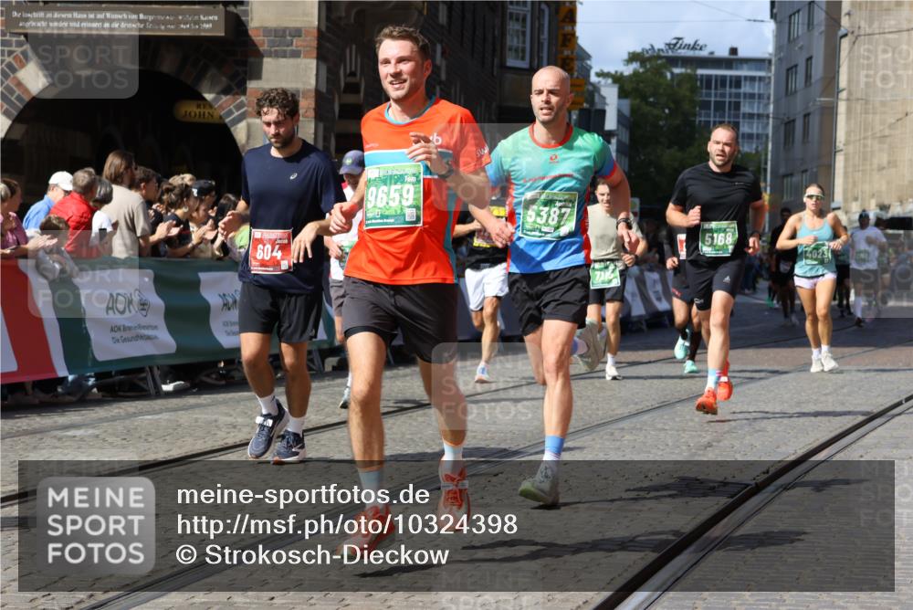 13.09.2026 - 21. swb-Marathon Bremen Strokosch-Dieckow http://msf.ph/oto/10324398 13.09.2026 13:10:47 Ziel 604, 640, 1181, 1277, 2605, 3959, 4727, 5532, 5620, 6267, 7881, 8033, 8064, 8709, 384, 697, 2021, 2759, 4023, 4475, 4571, 5079, 5168, 5314, 6471, 6657, 7115, 7136, 9622 meine-sportfotos.de