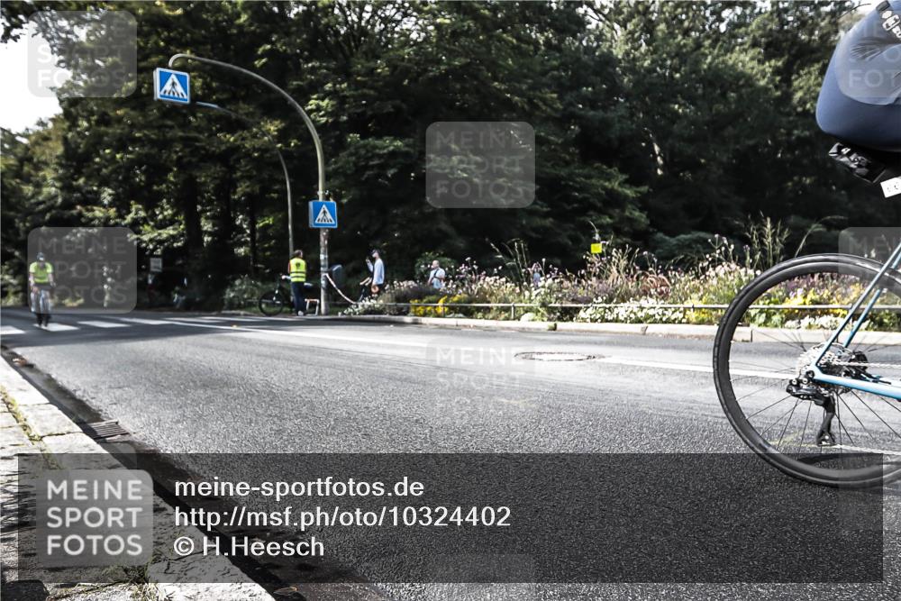13.09.2026 - Stadtparktriathlon H.Heesch http://msf.ph/oto/10324402 13.09.2026 11:28:11 Radfahren 602, 668, 720, 760 meine-sportfotos.de