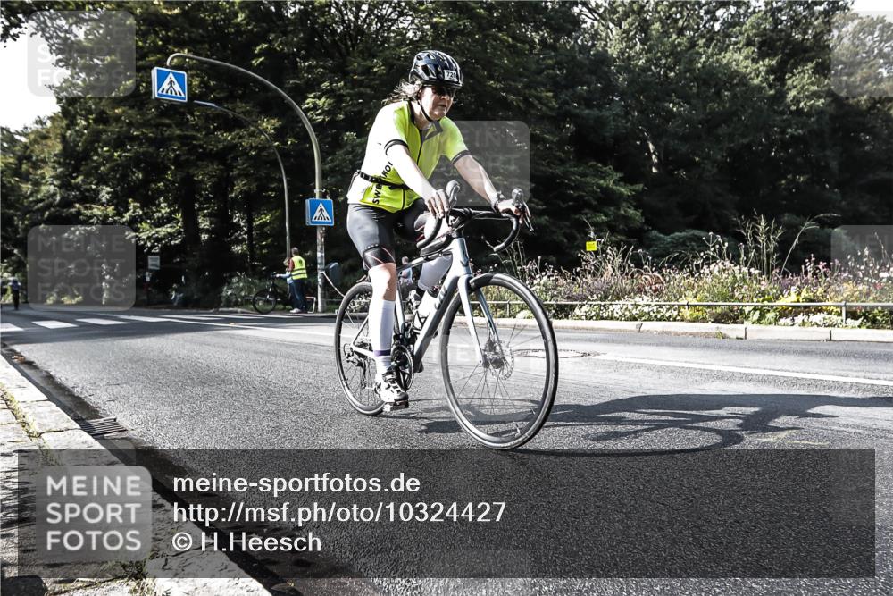 13.09.2026 - Stadtparktriathlon H.Heesch http://msf.ph/oto/10324427 13.09.2026 11:28:13 Radfahren 635, 668, 720 meine-sportfotos.de