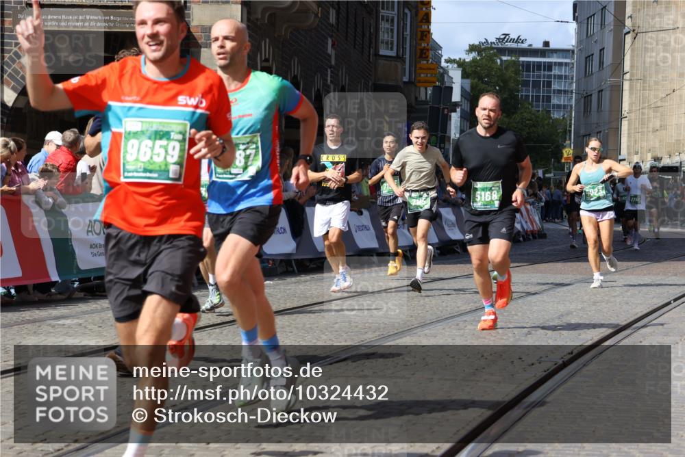 13.09.2026 - 21. swb-Marathon Bremen Strokosch-Dieckow http://msf.ph/oto/10324432 13.09.2026 13:10:48 Ziel 604, 640, 1181, 1277, 1554, 2605, 3959, 4727, 5532, 5620, 6267, 7881, 8033, 8064, 8709, 335, 384, 697, 2021, 2759, 4023, 4475, 4571, 5079, 5168, 5314, 6471, 6657, 7115, 7136, 8183, 9622 meine-sportfotos.de