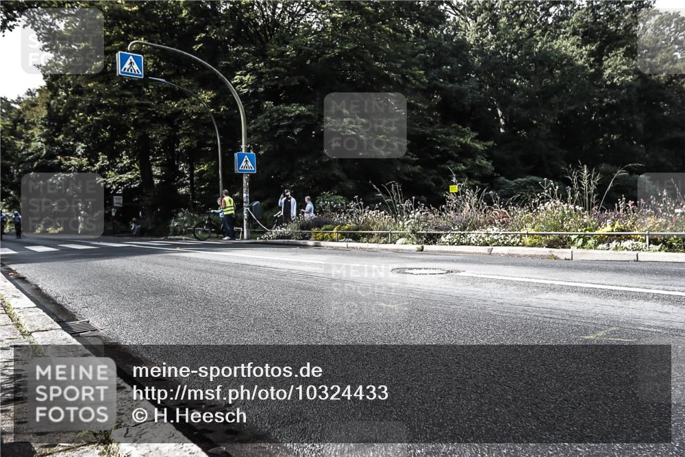 13.09.2026 - Stadtparktriathlon H.Heesch http://msf.ph/oto/10324433 13.09.2026 11:28:13 Radfahren 635, 668, 720 meine-sportfotos.de