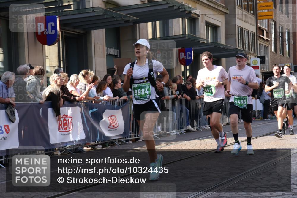 13.09.2026 - 21. swb-Marathon Bremen Strokosch-Dieckow http://msf.ph/oto/10324435 13.09.2026 13:19:27 Ziel 161, 411, 461, 495, 926, 1010, 1053, 1232, 1281, 1468, 1535, 1551, 1642, 1972, 2870, 2906, 3240, 3319, 3411, 3966, 4101, 4479, 4480, 4977, 4978, 7037, 7140, 7404, 7488, 7655, 8185, 8263, 9082, 9359, 9984, 13163, 13192, 189, 666, 1599, 2390, 2423, 2535, 3182, 3508, 4319, 4455, 4819, 5172, 5371, 6008, 6137, 6633, 7268, 7754, 7945, 8153, 9552, 9638, 9805 meine-sportfotos.de