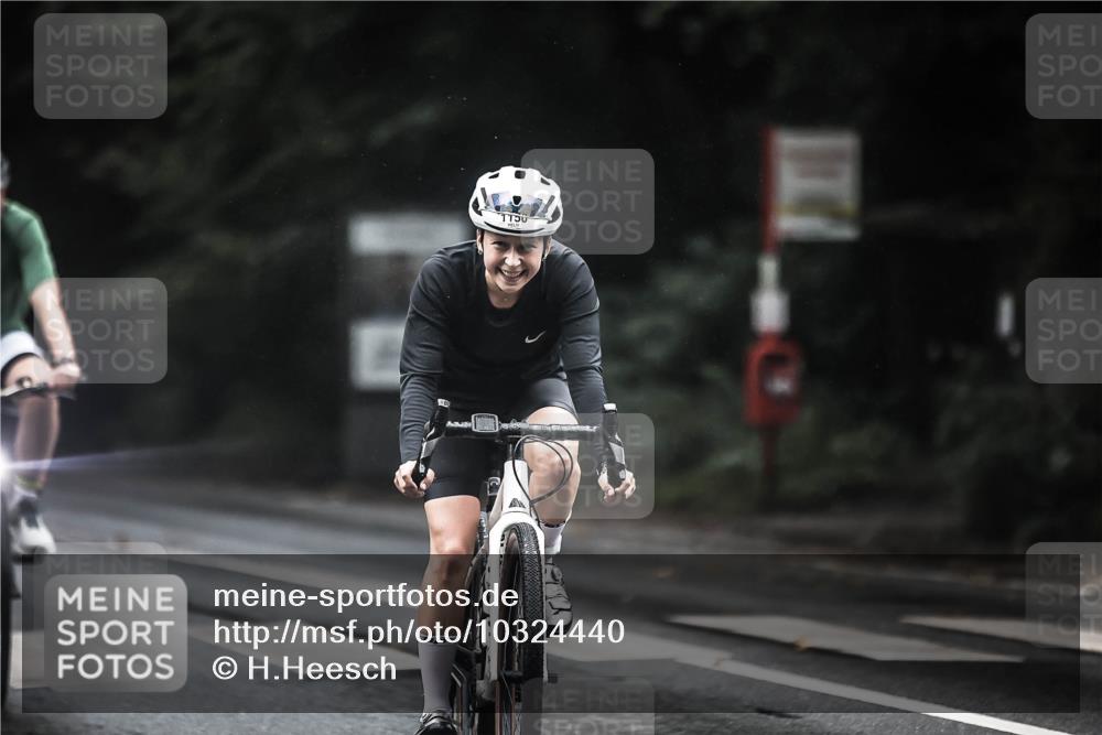 13.09.2026 - Stadtparktriathlon H.Heesch http://msf.ph/oto/10324440 13.09.2026 12:42:16 Radfahren 1150, 1168, 1177, 1288 meine-sportfotos.de
