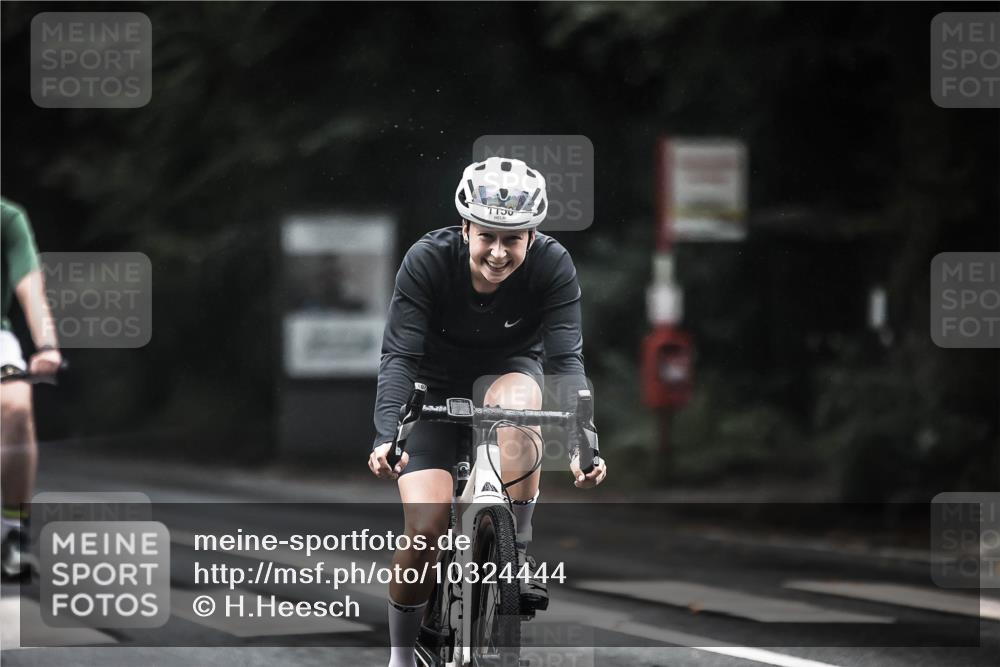 13.09.2026 - Stadtparktriathlon H.Heesch http://msf.ph/oto/10324444 13.09.2026 12:42:17 Radfahren 1150, 1168, 1177, 1288 meine-sportfotos.de