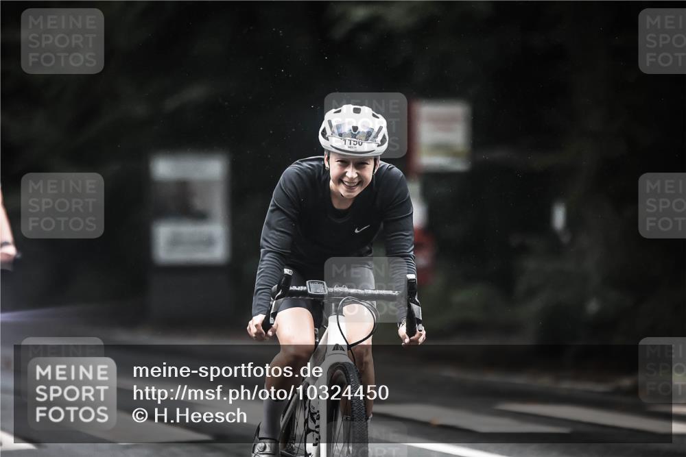 13.09.2026 - Stadtparktriathlon H.Heesch http://msf.ph/oto/10324450 13.09.2026 12:42:17 Radfahren 1150, 1168, 1177, 1288 meine-sportfotos.de