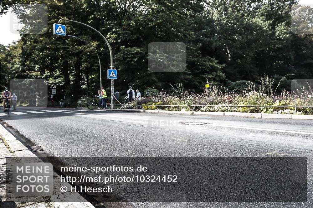 13.09.2026 - Stadtparktriathlon H.Heesch http://msf.ph/oto/10324452 13.09.2026 11:28:14 Radfahren 630, 635, 668, 670, 720 meine-sportfotos.de