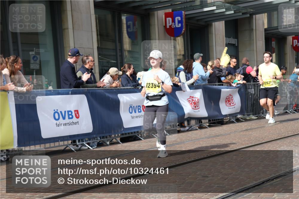 13.09.2026 - 21. swb-Marathon Bremen Strokosch-Dieckow http://msf.ph/oto/10324461 13.09.2026 11:00:19 Ziel 10263, 10272, 10275, 10306, 10369, 10677, 10857, 11045, 11126, 11162, 11180, 11343, 11475, 11556, 11687, 11708, 11769, 11797, 11819, 11838, 11959, 12018, 12397, 12430, 10144, 10677, 10758, 10801, 10810, 11016, 11045, 11071, 11129, 11158, 11159, 11160, 11250, 11259, 11445, 11453, 11524, 11525, 11528, 11547, 11587, 11588, 11589, 11623, 11907, 12105, 12106, 12123, 12190, 12274, 12291, 12352, 12394, 12530, 12531 meine-sportfotos.de