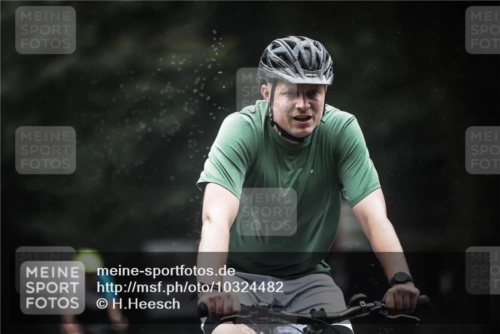 13.09.2026 - Stadtparktriathlon H.Heesch http://msf.ph/oto/10324482 13.09.2026 12:42:18 Radfahren 1150, 1168, 1177, 1288 meine-sportfotos.de