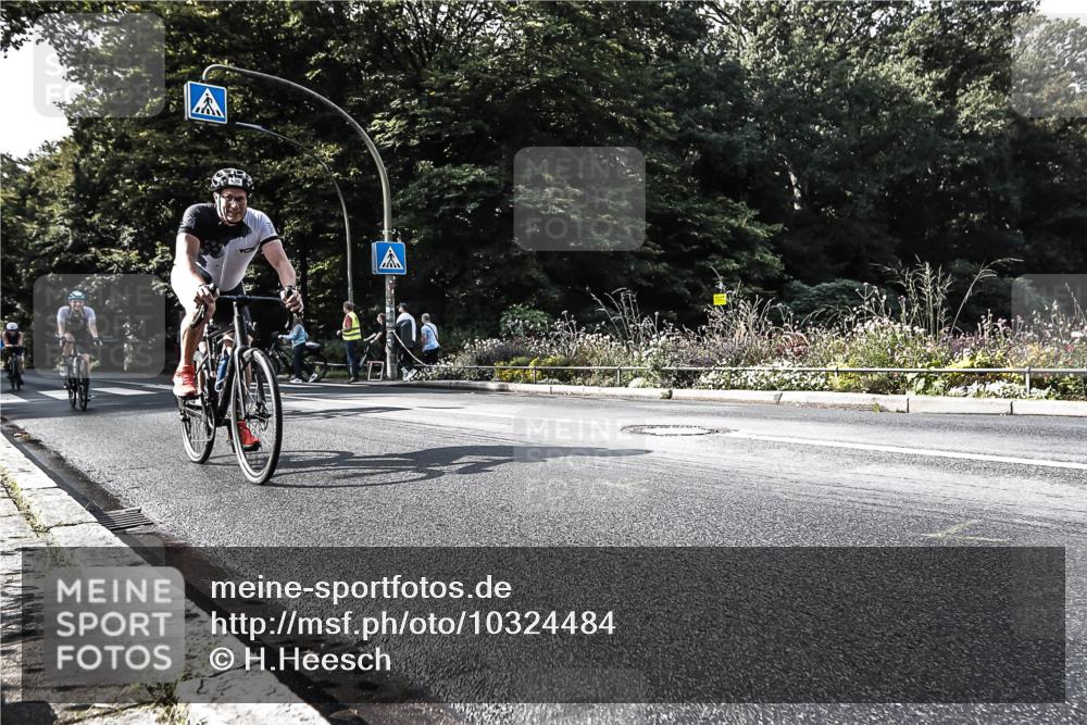 13.09.2026 - Stadtparktriathlon H.Heesch http://msf.ph/oto/10324484 13.09.2026 11:28:16 Radfahren 630, 635, 670, 720, 733, 815 meine-sportfotos.de