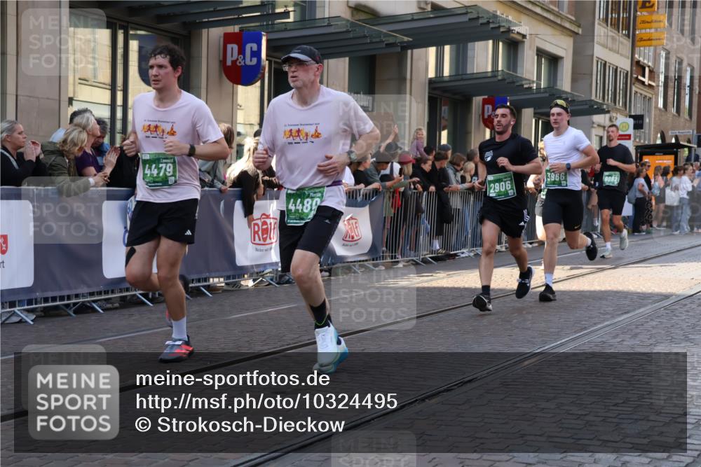 13.09.2026 - 21. swb-Marathon Bremen Strokosch-Dieckow http://msf.ph/oto/10324495 13.09.2026 13:19:28 Ziel 161, 411, 461, 495, 926, 1010, 1053, 1232, 1281, 1468, 1535, 1551, 1642, 1972, 2870, 2906, 3240, 3319, 3411, 3966, 4101, 4479, 4480, 4977, 4978, 7037, 7140, 7404, 7488, 7655, 8185, 8263, 9082, 9359, 9984, 13163, 13192, 189, 666, 1599, 2390, 2423, 2535, 3182, 3508, 4319, 4455, 4819, 5172, 5371, 6008, 6137, 6633, 7268, 7754, 7945, 8153, 9552, 9638, 9805 meine-sportfotos.de