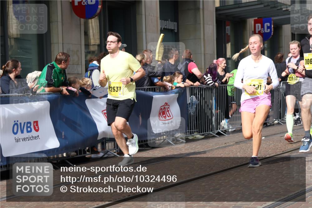 13.09.2026 - 21. swb-Marathon Bremen Strokosch-Dieckow http://msf.ph/oto/10324496 13.09.2026 11:00:20 Ziel 10263, 10272, 10275, 10306, 10369, 10857, 11126, 11162, 11180, 11343, 11475, 11556, 11687, 11708, 11769, 11797, 11819, 11838, 11959, 12006, 12018, 12397, 12430, 10144, 10677, 10758, 10801, 10810, 11016, 11045, 11071, 11129, 11158, 11159, 11160, 11250, 11259, 11445, 11453, 11524, 11525, 11528, 11547, 11587, 11588, 11589, 11623, 11907, 12105, 12106, 12123, 12190, 12274, 12291, 12352, 12394, 12530, 12531 meine-sportfotos.de