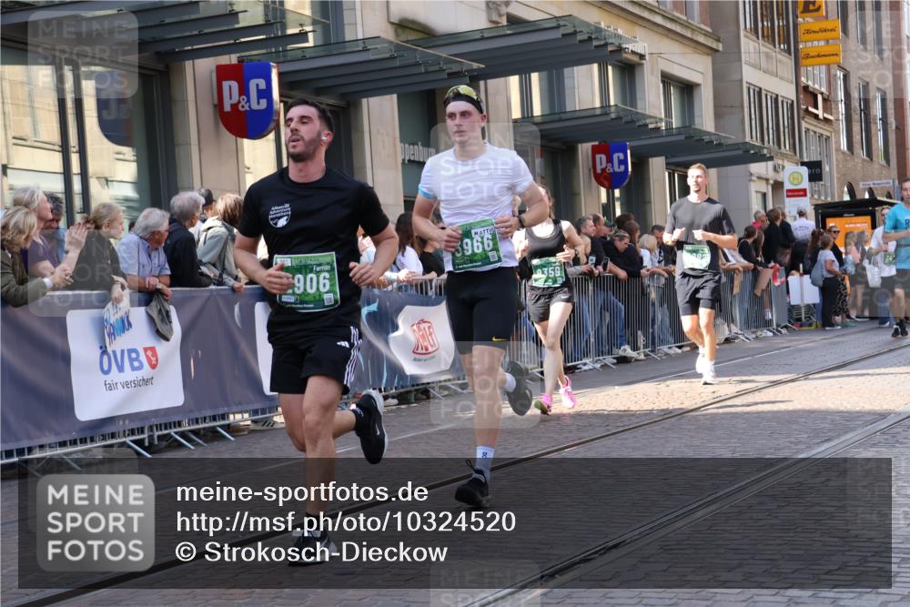 13.09.2026 - 21. swb-Marathon Bremen Strokosch-Dieckow http://msf.ph/oto/10324520 13.09.2026 13:19:29 Ziel 161, 411, 461, 495, 511, 926, 1010, 1053, 1232, 1281, 1468, 1535, 1551, 1642, 1972, 2870, 2906, 3240, 3319, 3411, 3966, 4101, 4479, 4480, 4977, 4978, 5813, 7037, 7140, 7404, 7488, 7655, 8185, 8263, 9082, 9359, 9984, 13163, 13192, 189, 666, 1599, 2390, 2423, 2535, 3182, 3508, 4319, 4455, 4819, 4977, 4978, 5172, 5371, 6008, 6137, 6633, 7268, 7754, 7945, 8153, 9552, 9638, 9805 meine-sportfotos.de