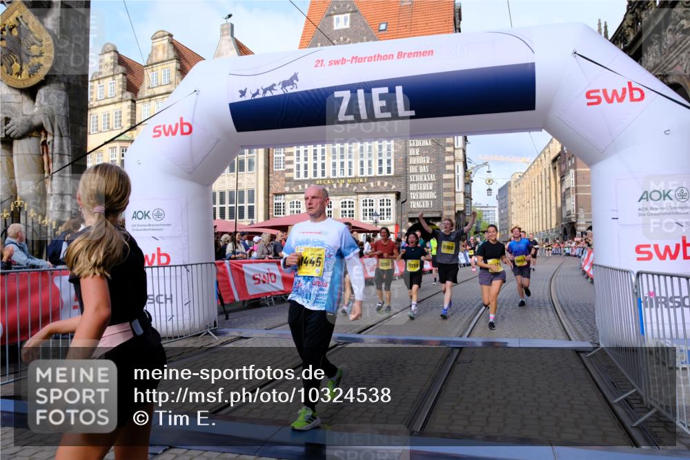 13.09.2026 - 21. swb-Marathon Bremen Tim E. http://msf.ph/oto/10324538 13.09.2026 11:00:18 Ziel 10175, 10691, 10758, 10867, 11054, 11071, 11158, 11159, 11160, 11250, 11259, 11427, 11445, 11453, 11524, 11525, 11528, 11587, 11588, 11589, 11637, 11879, 11904, 11907, 12123, 12238, 12239, 12242, 12243, 12274, 12388 meine-sportfotos.de