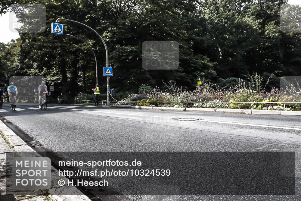 13.09.2026 - Stadtparktriathlon H.Heesch http://msf.ph/oto/10324539 13.09.2026 11:28:44 Radfahren 621, 643, 666, 696 meine-sportfotos.de