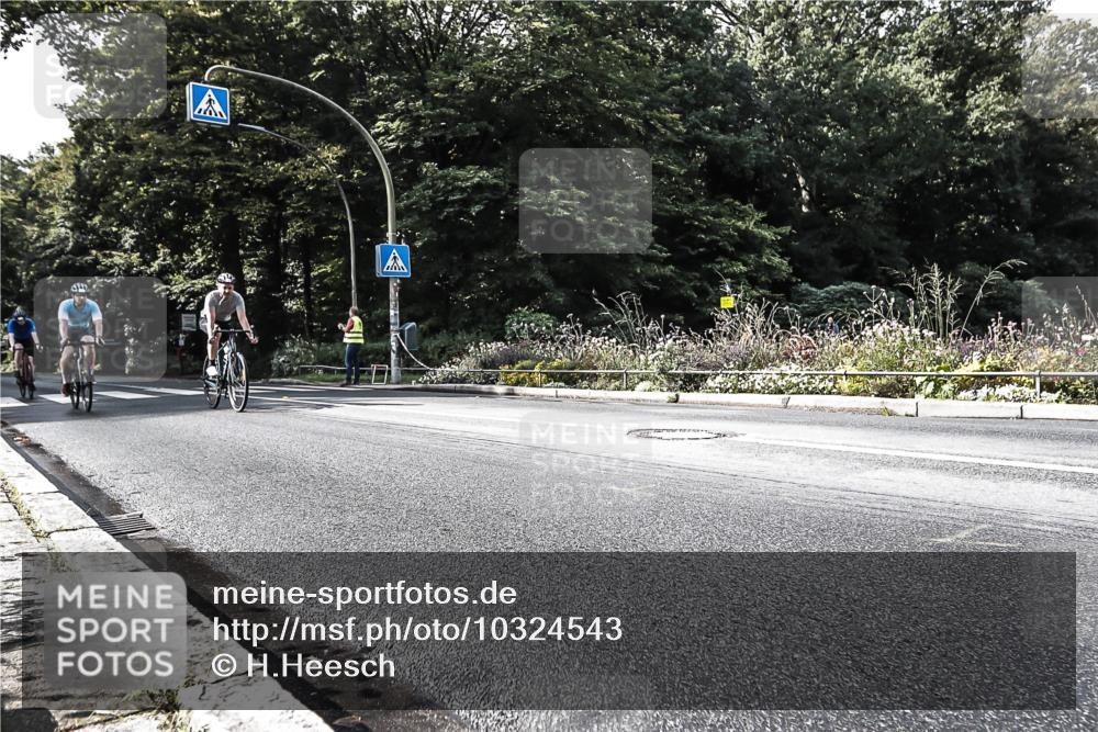 13.09.2026 - Stadtparktriathlon H.Heesch http://msf.ph/oto/10324543 13.09.2026 11:28:44 Radfahren 621, 643, 666, 696 meine-sportfotos.de