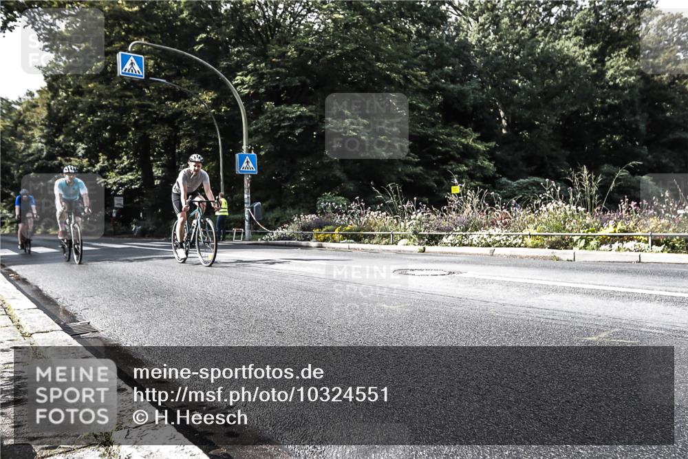 13.09.2026 - Stadtparktriathlon H.Heesch http://msf.ph/oto/10324551 13.09.2026 11:28:45 Radfahren 621, 643, 666, 696 meine-sportfotos.de