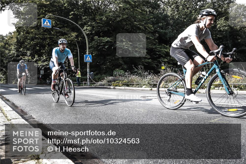 13.09.2026 - Stadtparktriathlon H.Heesch http://msf.ph/oto/10324563 13.09.2026 11:28:45 Radfahren 621, 643, 666, 696 meine-sportfotos.de