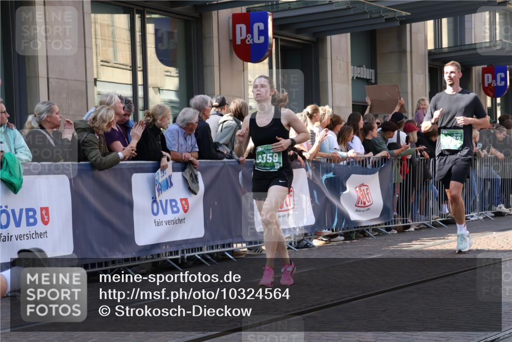 13.09.2026 - 21. swb-Marathon Bremen Strokosch-Dieckow http://msf.ph/oto/10324564 13.09.2026 13:19:31 Ziel 161, 411, 431, 461, 495, 511, 926, 1010, 1053, 1232, 1252, 1281, 1468, 1535, 1551, 1642, 1972, 2870, 2906, 3240, 3319, 3411, 3966, 4101, 4479, 4480, 5813, 5837, 7037, 7140, 7404, 7488, 7655, 8185, 8263, 9082, 9359, 9984, 13163, 13192, 189, 666, 926, 1232, 1599, 2423, 2535, 3182, 3508, 4319, 4455, 4819, 4977, 4978, 5172, 5371, 6008, 6633, 7140, 7268, 7754, 7945, 8153, 9552, 9638, 9805, 13163 meine-sportfotos.de