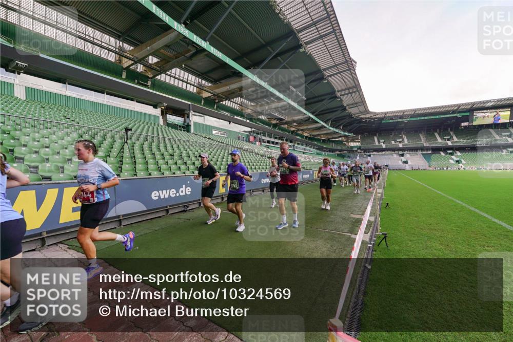 13.09.2026 - 21. swb-Marathon Bremen Michael Burmester http://msf.ph/oto/10324569 13.09.2026 13:27:30 Laufen im Stadion 111, 186, 202, 357, 364, 390, 478, 597, 726, 829, 833, 888, 925, 1077, 1220, 1412, 1473, 1496, 1608, 1700, 1769, 1958, 1961, 1984, 2236, 2273, 2309, 2388, 2404, 2428, 2502, 2507, 2508, 2542, 2558, 2576, 2582, 2592, 2656, 2725, 2748, 2817, 2875, 2876, 2923, 2965, 2970, 3045, 3047, 3050, 3073, 3084, 3184, 3219, 3359, 3433, 3540, 3589, 3592, 3629, 3756, 3885, 3907, 3978, 4238, 4457, 4660 meine-sportfotos.de