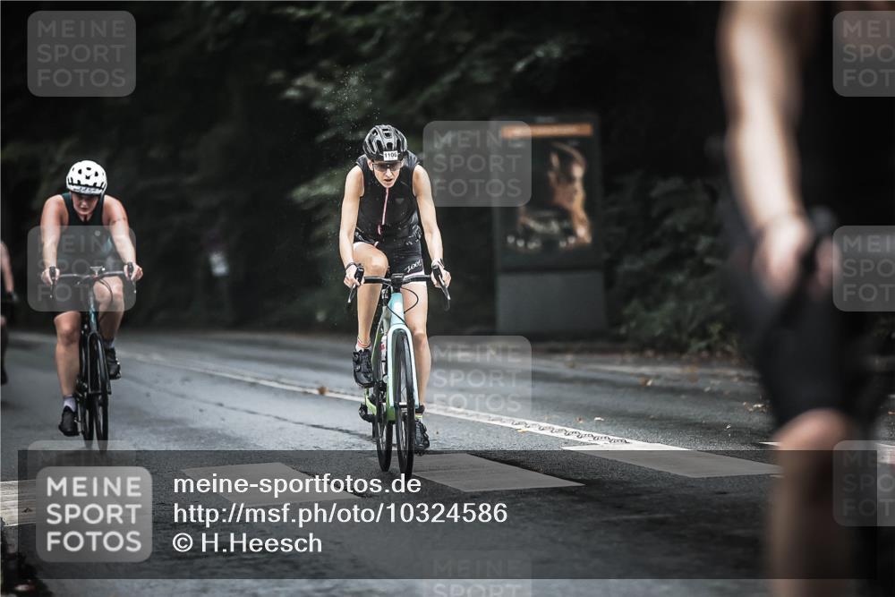 13.09.2026 - Stadtparktriathlon H.Heesch http://msf.ph/oto/10324586 13.09.2026 12:42:29 Radfahren 1043, 1096, 1100, 1106, 1117, 1139, 1144, 1159 meine-sportfotos.de