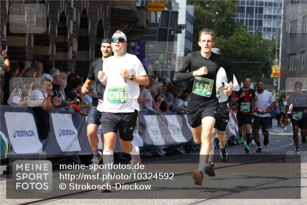 13.09.2026 - 21. swb-Marathon Bremen Strokosch-Dieckow http://msf.ph/oto/10324592 13.09.2026 13:10:53 Ziel 604, 640, 1181, 1277, 1554, 2605, 4727, 5066, 5152, 5620, 5648, 6267, 7881, 8033, 335, 697, 2021, 2759, 3484, 3647, 4475, 4571, 5079, 6471, 6657, 8183, 9410, 9622 meine-sportfotos.de