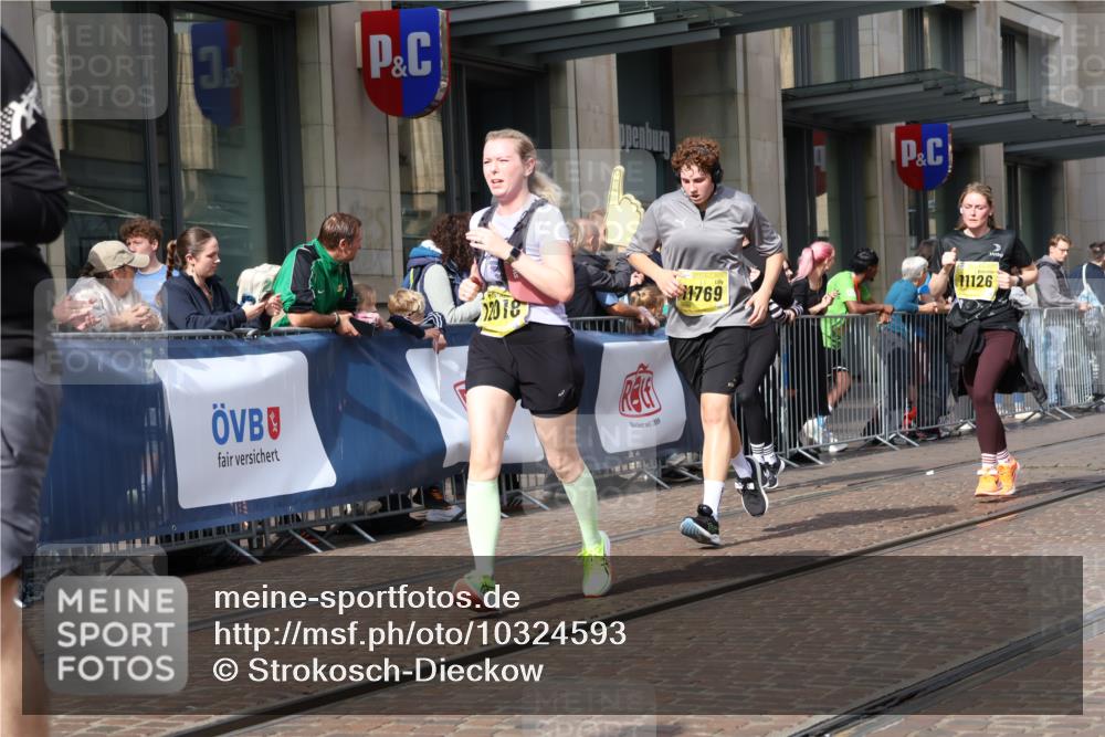 13.09.2026 - 21. swb-Marathon Bremen Strokosch-Dieckow http://msf.ph/oto/10324593 13.09.2026 11:00:22 Ziel 10263, 10272, 10275, 10306, 10367, 10368, 10369, 10857, 11055, 11126, 11162, 11180, 11343, 11475, 11556, 11687, 11708, 11769, 11797, 11804, 11819, 11838, 11959, 12006, 12018, 12397, 12430, 10144, 10677, 10758, 10801, 10810, 11016, 11045, 11071, 11129, 11158, 11159, 11160, 11259, 11453, 11524, 11525, 11528, 11547, 11587, 11588, 11589, 11623, 11907, 12105, 12106, 12123, 12190, 12274, 12291, 12352, 12394, 12530, 12531 meine-sportfotos.de