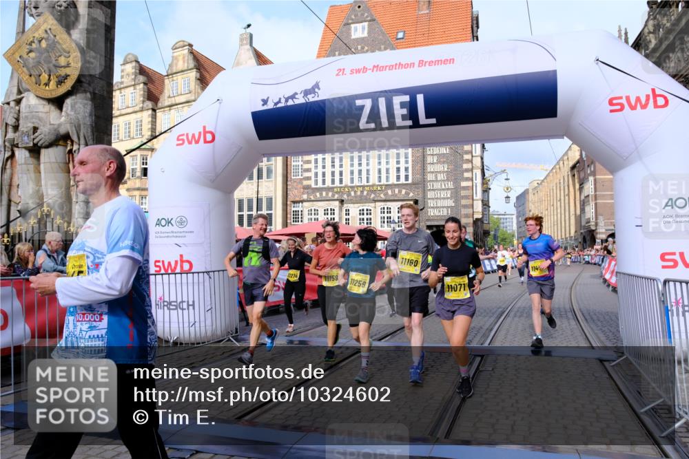 13.09.2026 - 21. swb-Marathon Bremen Tim E. http://msf.ph/oto/10324602 13.09.2026 11:00:19 Ziel 10175, 10691, 10758, 10867, 11071, 11158, 11159, 11160, 11250, 11259, 11427, 11445, 11453, 11524, 11525, 11528, 11587, 11588, 11589, 11637, 11879, 11904, 11907, 12123, 12238, 12239, 12274, 12388 meine-sportfotos.de