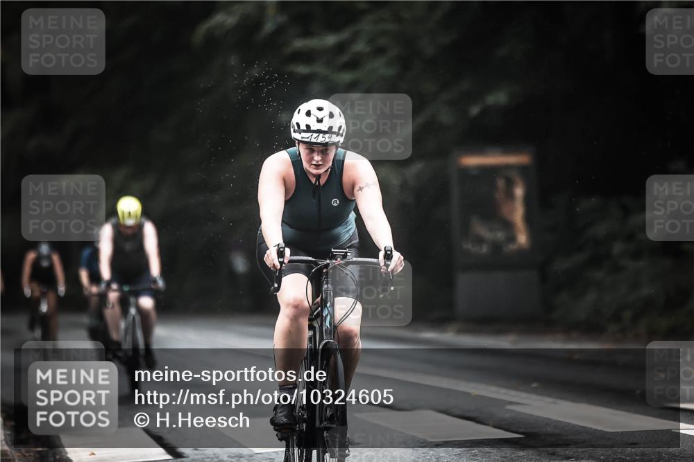 13.09.2026 - Stadtparktriathlon H.Heesch http://msf.ph/oto/10324605 13.09.2026 12:42:30 Radfahren 1043, 1096, 1100, 1106, 1117, 1139, 1144, 1159 meine-sportfotos.de
