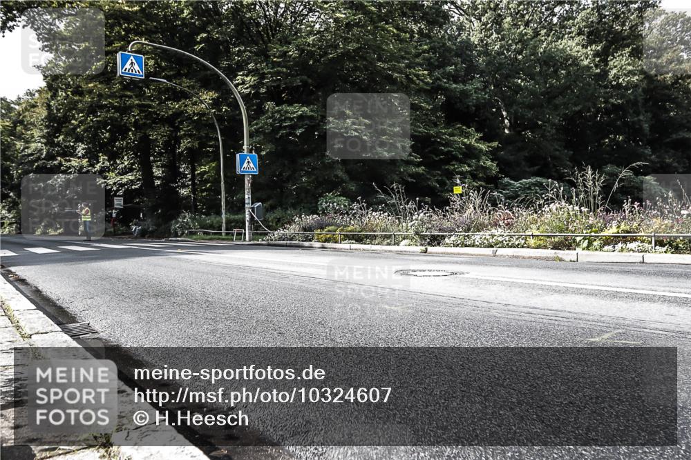 13.09.2026 - Stadtparktriathlon H.Heesch http://msf.ph/oto/10324607 13.09.2026 11:29:30 Radfahren 592 meine-sportfotos.de