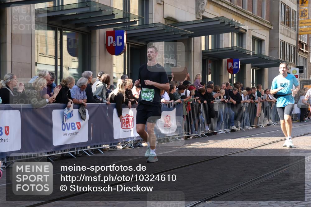 13.09.2026 - 21. swb-Marathon Bremen Strokosch-Dieckow http://msf.ph/oto/10324610 13.09.2026 13:19:32 Ziel 161, 411, 431, 461, 495, 511, 1010, 1053, 1252, 1281, 1468, 1535, 1551, 1642, 1972, 2870, 2906, 3240, 3319, 3411, 3966, 4101, 4479, 4480, 5813, 5837, 7037, 7404, 7488, 7655, 8185, 8263, 9082, 9359, 9984, 13192, 189, 666, 926, 1232, 1535, 1599, 2423, 2535, 3182, 3508, 4319, 4455, 4977, 4978, 5172, 5371, 6008, 6633, 7140, 7268, 7754, 7945, 8153, 9552, 9638, 9805, 13163 meine-sportfotos.de
