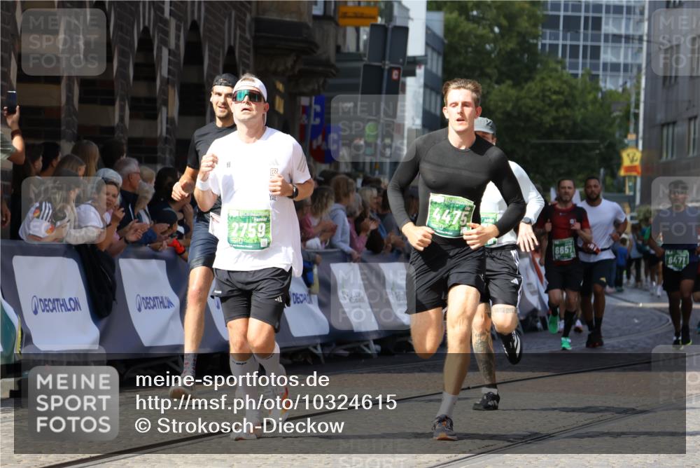 13.09.2026 - 21. swb-Marathon Bremen Strokosch-Dieckow http://msf.ph/oto/10324615 13.09.2026 13:10:54 Ziel 640, 1181, 1277, 1554, 2347, 2605, 4727, 5066, 5152, 5620, 5648, 6267, 7881, 8033, 335, 697, 2021, 2759, 3484, 3647, 4429, 4475, 4571, 5079, 6471, 6657, 8183, 9410, 9622 meine-sportfotos.de