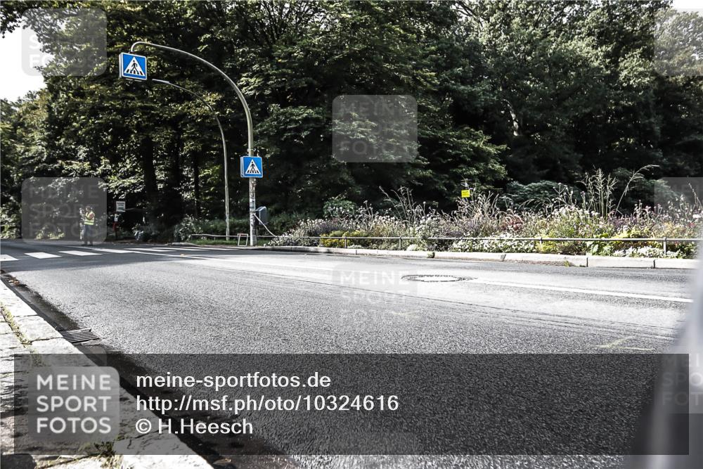 13.09.2026 - Stadtparktriathlon H.Heesch http://msf.ph/oto/10324616 13.09.2026 11:29:31 Radfahren 592 meine-sportfotos.de