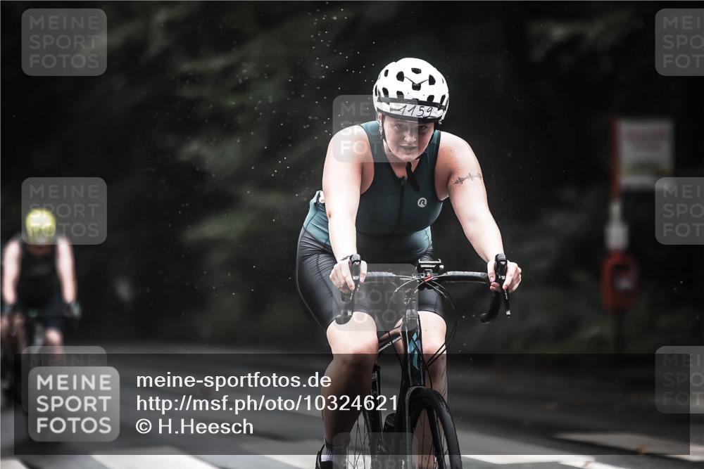 13.09.2026 - Stadtparktriathlon H.Heesch http://msf.ph/oto/10324621 13.09.2026 12:42:31 Radfahren 1043, 1096, 1100, 1106, 1117, 1139, 1144, 1159 meine-sportfotos.de
