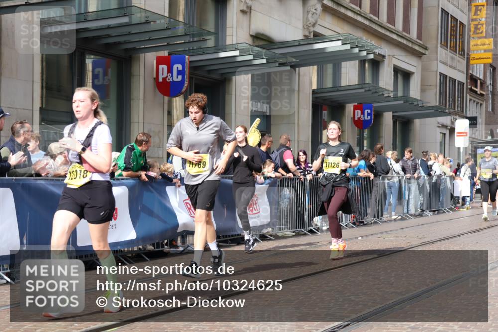 13.09.2026 - 21. swb-Marathon Bremen Strokosch-Dieckow http://msf.ph/oto/10324625 13.09.2026 11:00:22 Ziel 10263, 10272, 10275, 10306, 10367, 10368, 10369, 10857, 11055, 11126, 11162, 11180, 11343, 11475, 11556, 11687, 11708, 11769, 11797, 11804, 11819, 11838, 11959, 12006, 12018, 12397, 12430, 10144, 10677, 10758, 10801, 10810, 11016, 11045, 11071, 11129, 11158, 11159, 11160, 11259, 11453, 11524, 11525, 11528, 11547, 11587, 11588, 11589, 11623, 11907, 12105, 12106, 12123, 12190, 12274, 12291, 12352, 12394, 12530, 12531 meine-sportfotos.de