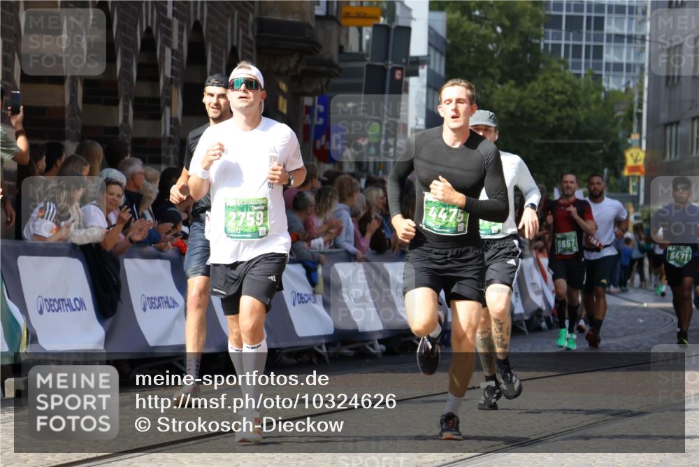 13.09.2026 - 21. swb-Marathon Bremen Strokosch-Dieckow http://msf.ph/oto/10324626 13.09.2026 13:10:54 Ziel 640, 1181, 1277, 1554, 2347, 2605, 4727, 5066, 5152, 5620, 5648, 6267, 7881, 8033, 335, 697, 2021, 2759, 3484, 3647, 4429, 4475, 4571, 5079, 6471, 6657, 8183, 9410, 9622 meine-sportfotos.de