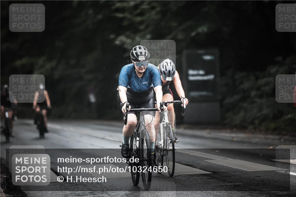 13.09.2026 - Stadtparktriathlon H.Heesch http://msf.ph/oto/10324650 13.09.2026 12:42:34 Radfahren 1043, 1096, 1106, 1117, 1139, 1141, 1159, 1188 meine-sportfotos.de