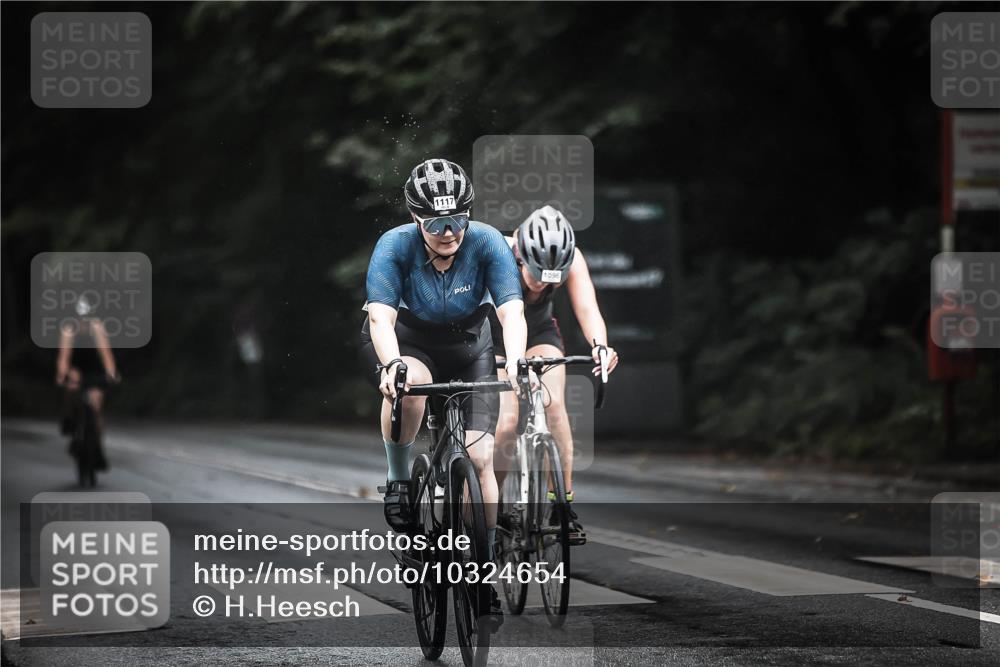 13.09.2026 - Stadtparktriathlon H.Heesch http://msf.ph/oto/10324654 13.09.2026 12:42:34 Radfahren 1043, 1096, 1106, 1117, 1139, 1141, 1159, 1188 meine-sportfotos.de