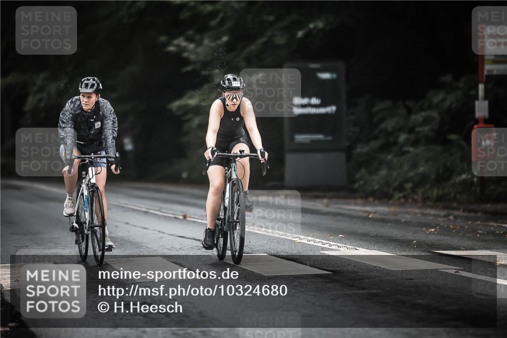 13.09.2026 - Stadtparktriathlon H.Heesch http://msf.ph/oto/10324680 13.09.2026 12:42:37 Radfahren 1043, 1079, 1096, 1117, 1141, 1188 meine-sportfotos.de