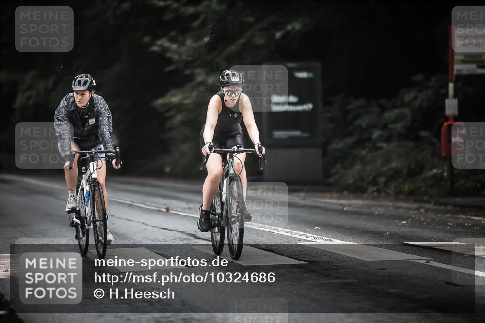 13.09.2026 - Stadtparktriathlon H.Heesch http://msf.ph/oto/10324686 13.09.2026 12:42:37 Radfahren 1043, 1079, 1096, 1117, 1141, 1188 meine-sportfotos.de