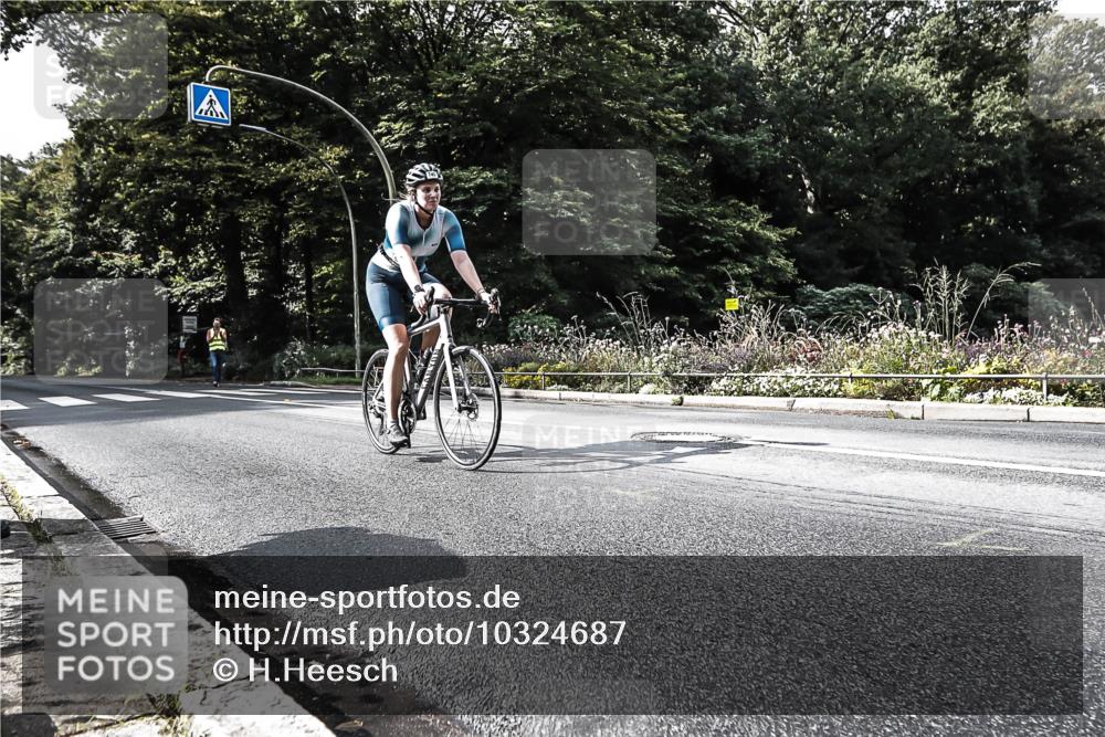 13.09.2026 - Stadtparktriathlon H.Heesch http://msf.ph/oto/10324687 13.09.2026 11:29:38 Radfahren 745 meine-sportfotos.de