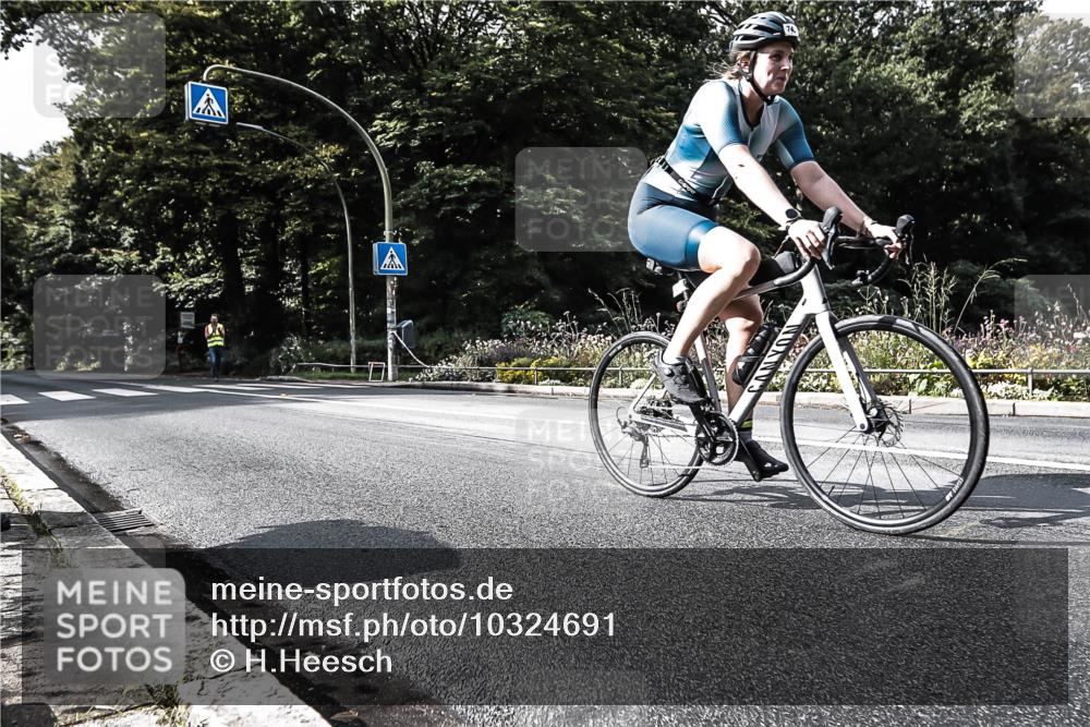 13.09.2026 - Stadtparktriathlon H.Heesch http://msf.ph/oto/10324691 13.09.2026 11:29:38 Radfahren 745 meine-sportfotos.de