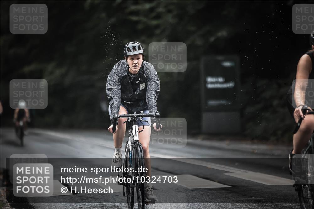 13.09.2026 - Stadtparktriathlon H.Heesch http://msf.ph/oto/10324703 13.09.2026 12:42:38 Radfahren 1043, 1079, 1096, 1117, 1141, 1167, 1188 meine-sportfotos.de