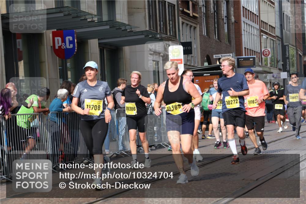 13.09.2026 - 21. swb-Marathon Bremen Strokosch-Dieckow http://msf.ph/oto/10324704 13.09.2026 11:00:26 Ziel 10263, 10272, 10275, 10306, 10367, 10368, 10369, 10857, 11055, 11162, 11180, 11247, 11343, 11359, 11475, 11556, 11687, 11708, 11769, 11797, 11804, 11819, 11838, 11959, 12006, 12397, 12428, 12430, 10144, 10677, 10801, 10810, 11016, 11045, 11126, 11129, 11524, 11525, 11547, 11587, 11588, 11589, 11623, 11907, 12018, 12105, 12106, 12190, 12291, 12352, 12394, 12530, 12531 meine-sportfotos.de