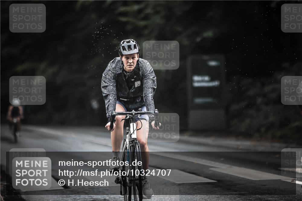 13.09.2026 - Stadtparktriathlon H.Heesch http://msf.ph/oto/10324707 13.09.2026 12:42:38 Radfahren 1043, 1079, 1096, 1117, 1141, 1167, 1188 meine-sportfotos.de