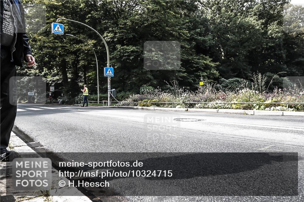 13.09.2026 - Stadtparktriathlon H.Heesch http://msf.ph/oto/10324715 13.09.2026 11:29:45 Radfahren  meine-sportfotos.de