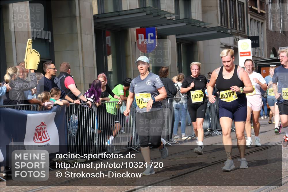 13.09.2026 - 21. swb-Marathon Bremen Strokosch-Dieckow http://msf.ph/oto/10324720 13.09.2026 11:00:26 Ziel 10263, 10272, 10275, 10306, 10367, 10368, 10369, 10857, 11055, 11162, 11180, 11247, 11343, 11359, 11475, 11556, 11687, 11708, 11769, 11797, 11804, 11819, 11838, 11959, 12006, 12397, 12428, 12430, 10144, 10677, 10801, 10810, 11016, 11045, 11126, 11129, 11524, 11525, 11547, 11587, 11588, 11589, 11623, 11907, 12018, 12105, 12106, 12190, 12291, 12352, 12394, 12530, 12531 meine-sportfotos.de