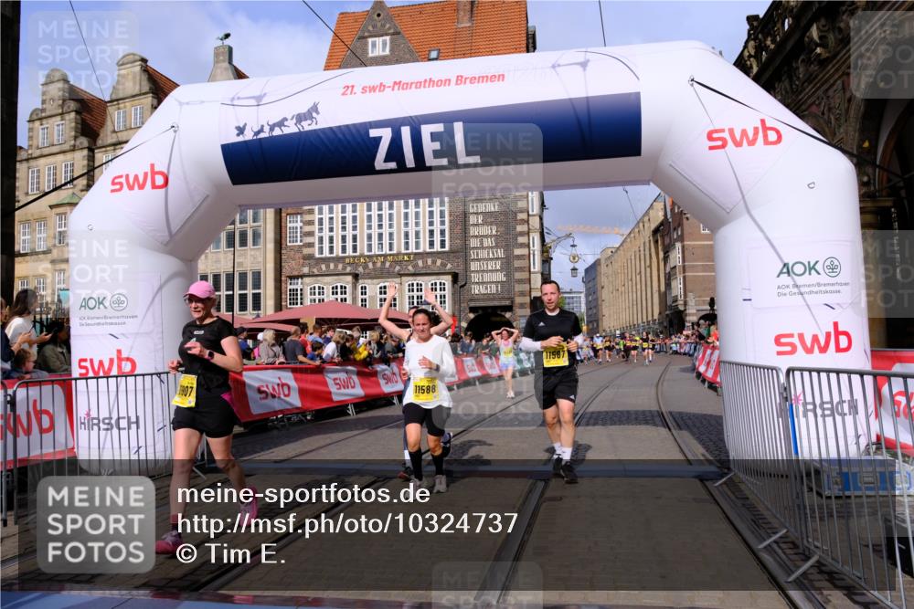 13.09.2026 - 21. swb-Marathon Bremen Tim E. http://msf.ph/oto/10324737 13.09.2026 11:00:24 Ziel 10175, 10758, 10867, 11016, 11071, 11158, 11159, 11160, 11250, 11259, 11445, 11453, 11524, 11525, 11528, 11587, 11588, 11589, 11879, 11907, 12123, 12238, 12239, 12274, 12352 meine-sportfotos.de