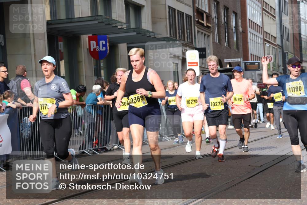 13.09.2026 - 21. swb-Marathon Bremen Strokosch-Dieckow http://msf.ph/oto/10324751 13.09.2026 11:00:27 Ziel 10093, 10263, 10272, 10275, 10306, 10367, 10368, 10369, 10753, 10857, 11055, 11162, 11180, 11247, 11343, 11359, 11475, 11556, 11687, 11708, 11728, 11769, 11797, 11804, 11819, 11838, 11959, 12006, 12116, 12397, 12428, 12430, 10144, 10369, 10677, 10801, 10810, 11016, 11045, 11126, 11129, 11547, 11587, 11588, 11589, 11623, 11769, 11907, 12018, 12105, 12106, 12190, 12291, 12352, 12394, 12530, 12531 meine-sportfotos.de