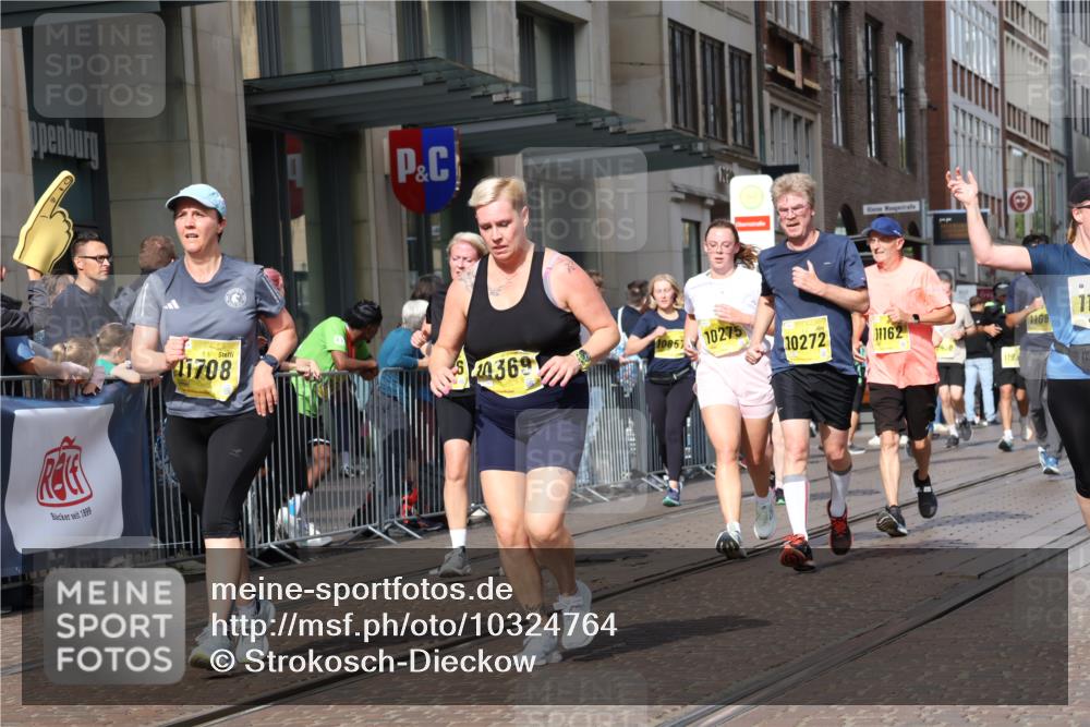 13.09.2026 - 21. swb-Marathon Bremen Strokosch-Dieckow http://msf.ph/oto/10324764 13.09.2026 11:00:27 Ziel 10093, 10263, 10272, 10275, 10306, 10367, 10368, 10369, 10753, 10857, 11055, 11162, 11180, 11247, 11343, 11359, 11475, 11556, 11687, 11708, 11728, 11769, 11797, 11804, 11819, 11838, 11959, 12006, 12116, 12397, 12428, 12430, 10144, 10369, 10677, 10801, 10810, 11016, 11045, 11126, 11129, 11547, 11587, 11588, 11589, 11623, 11769, 11907, 12018, 12105, 12106, 12190, 12291, 12352, 12394, 12530, 12531 meine-sportfotos.de
