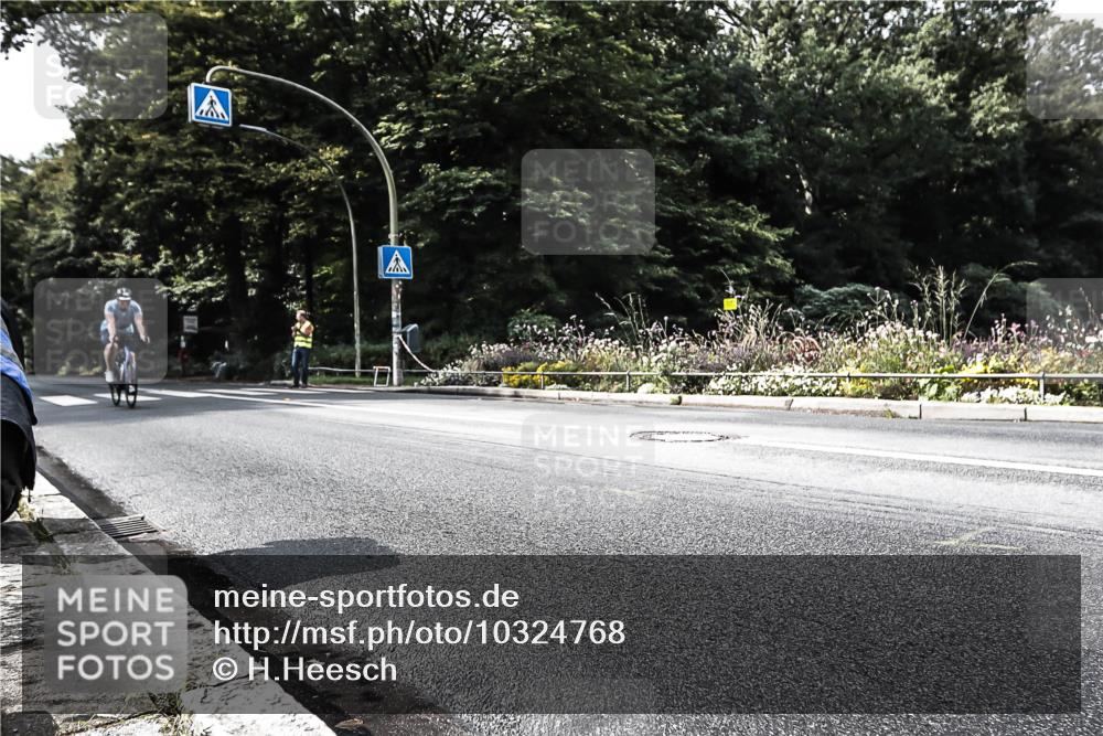 13.09.2026 - Stadtparktriathlon H.Heesch http://msf.ph/oto/10324768 13.09.2026 11:29:50 Radfahren 605, 646, 785 meine-sportfotos.de